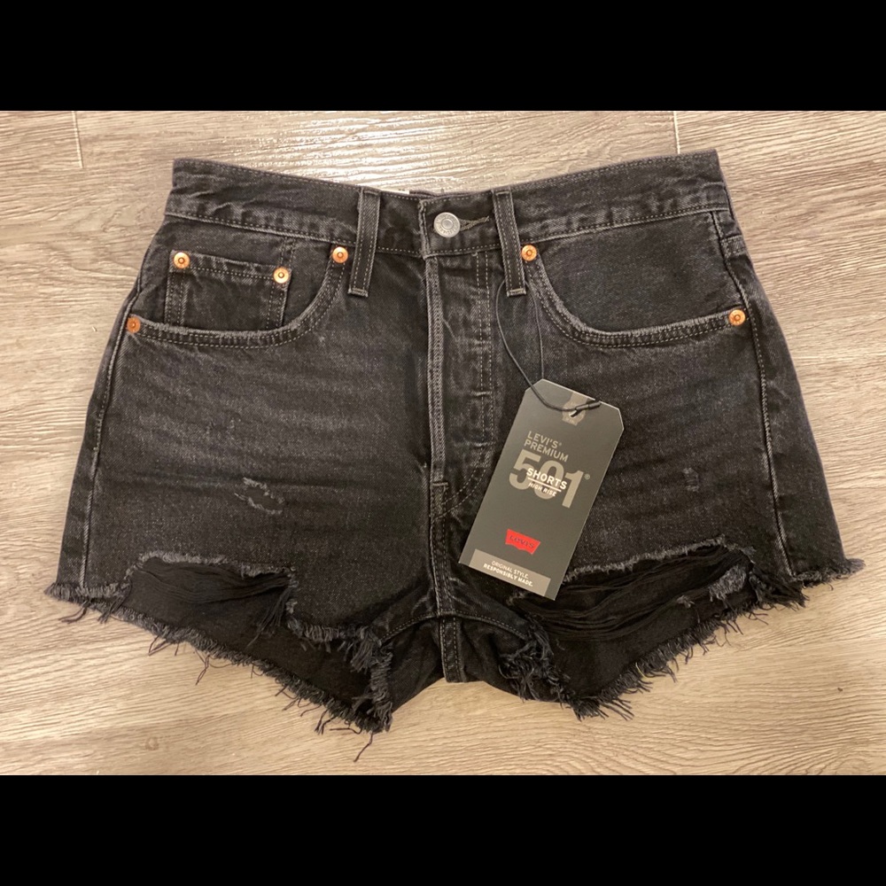 Levi’s 501 high waisted short size 26